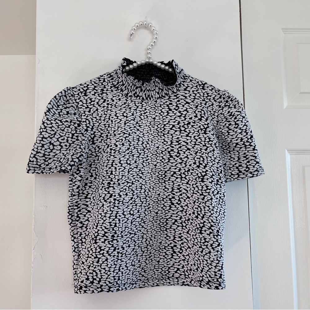 Zara Black & White Print Mock Neck Cropped Tee